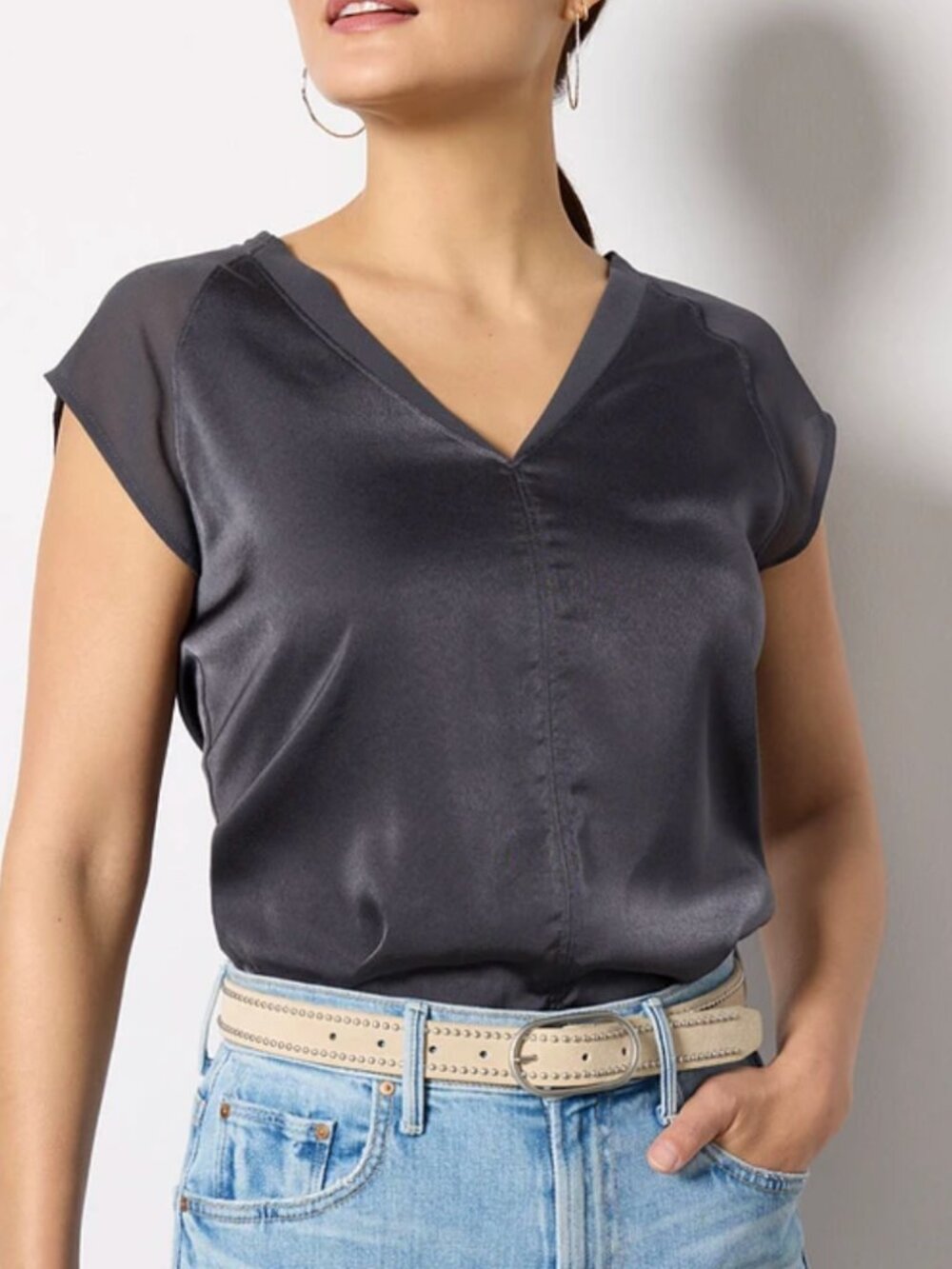 Evereve Mariah Remix Satin Tee Size M Grey Blouse